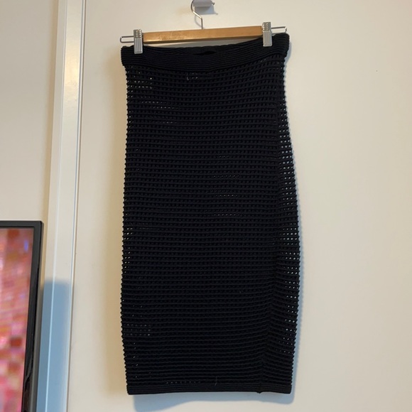 Black sheer skirt, knit material - Picture 1 of 2